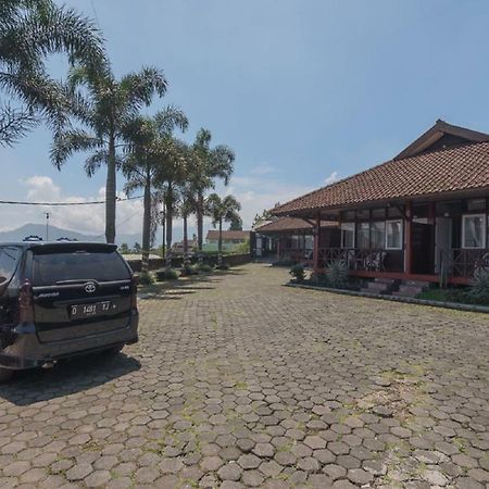 Reddoorz @ Maribaya Street Otel Lembang Dış mekan fotoğraf