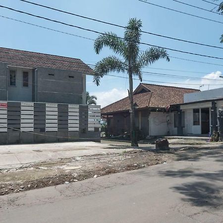 Reddoorz @ Maribaya Street Otel Lembang Dış mekan fotoğraf