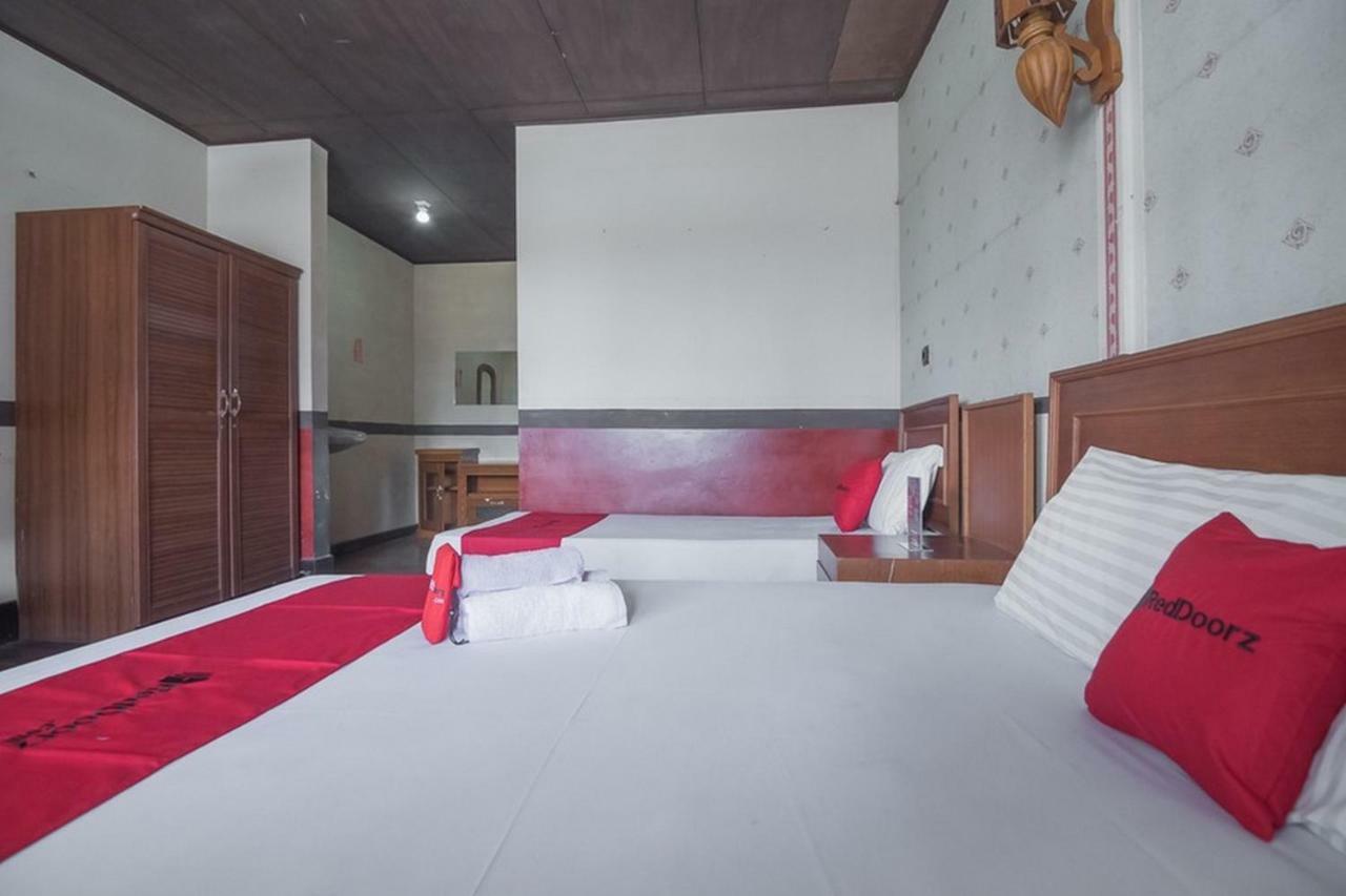 Reddoorz @ Maribaya Street Otel Lembang Dış mekan fotoğraf