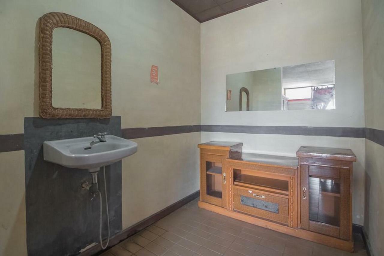 Reddoorz @ Maribaya Street Otel Lembang Dış mekan fotoğraf